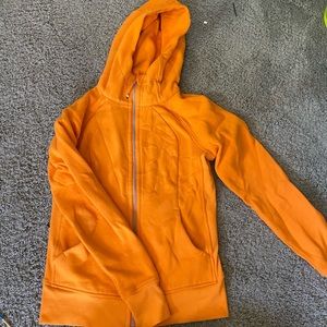 Lululemon sweatshirt